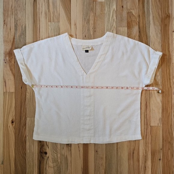 Linen Top - Picture 2 of 8